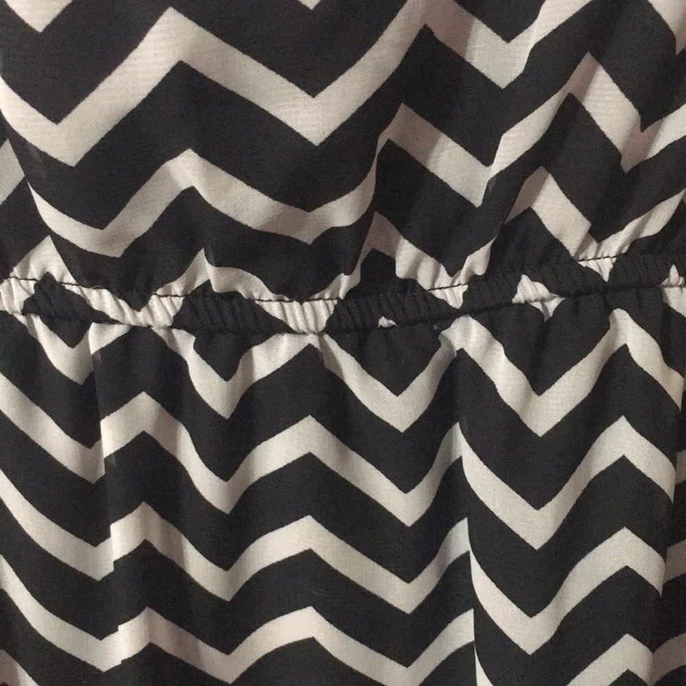 Flutter sleeve top - Picture 4 of 6